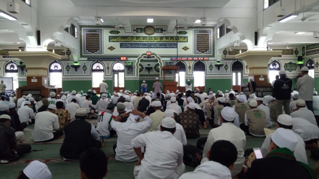 Salat duha berjamaah. (Foto: Aria Pradana/kumparan)