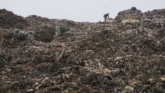 Sampah di Bantargebang