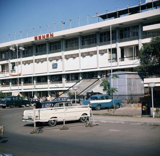 Pasar Senen pada tahun 1970-an. (Foto: Wikimedia Commons)