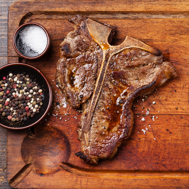 T-Bone, salah satu jajaran daging sapi yang mahal. (Foto: Thinkstock)