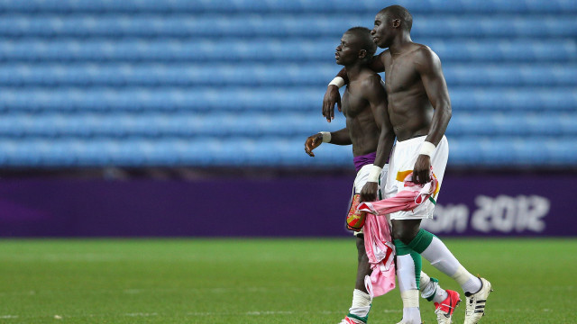 Dua pemain Senegal, Mane dan Diame. (Foto: Cameron Spencer/Getty Images)