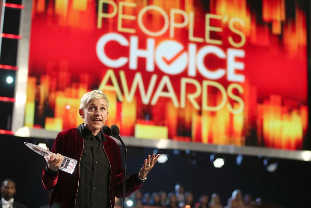 Ellen De Generes di acara People's Choice Awards. (Foto: Getty Images)