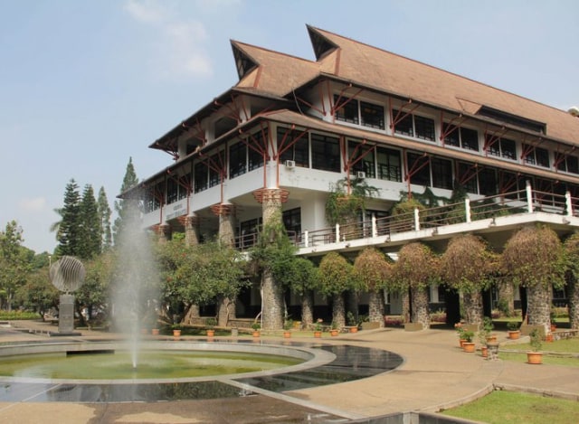 Gedung ITB (Foto: Facebook ITB)