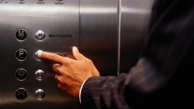 Kerusakan lift (ilustrasi). (Foto: Thinkstock/Ryan McVay)