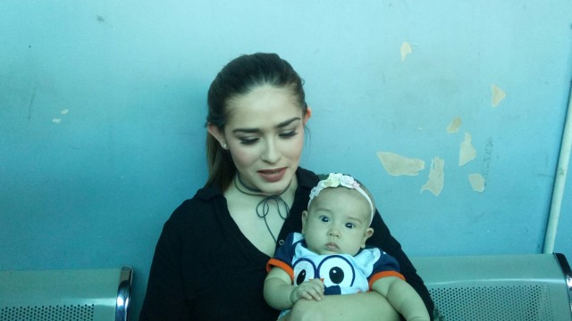 Yasmin Wildblood dan anaknya (Foto: Mustika Sari/kumparan)