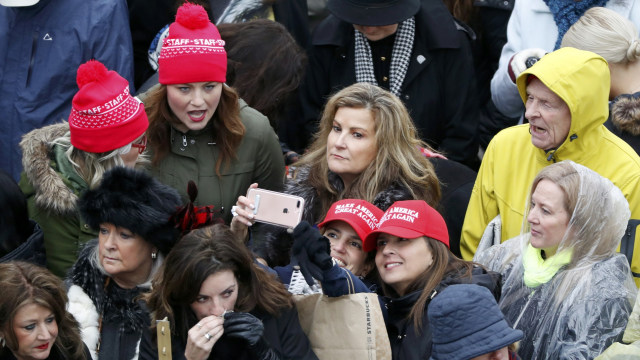 Pendukung Donald Trump saat Inaugurasi (Foto: REUTERS/Lucy Nicholson)