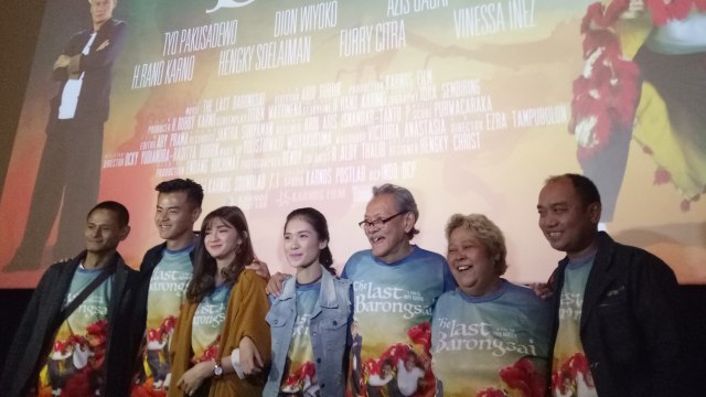 Jajaran pemain film 'The Last Barongsai'. (Foto: Prabarini Kartika/kumparan)