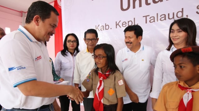 2.000 kacamata ASTRA bagi Indonesia (Foto: ASTRA Satu Indonesia)