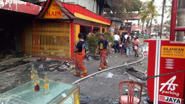 Sisa kebakaran Pasar Senen (Foto: Anggi Dwiky/kumparan)