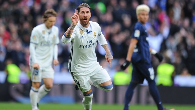 Dua gol Ramos menangkan Madrid (Foto: Denis Doyle/Stringer)