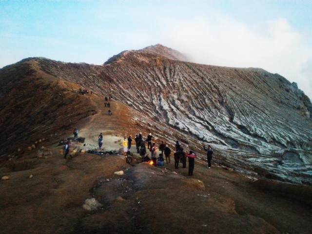 Suasana di sekitar Kawah Ijen. (Foto: Naufal Abdurrasyid/kumparan)