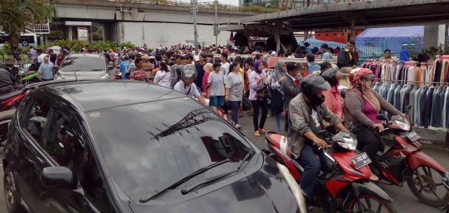 Situasi lalu lintas di Senen. (Foto: Teuku Muhammad Valdy Arief/kumparan)