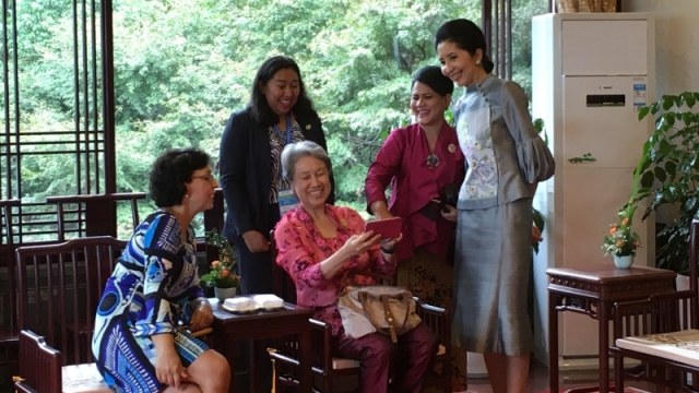 Marlisa W Soepeno bersama Ibu Negara Iriana (Foto: Dok. Pribadi Marlisa W Soepeno)