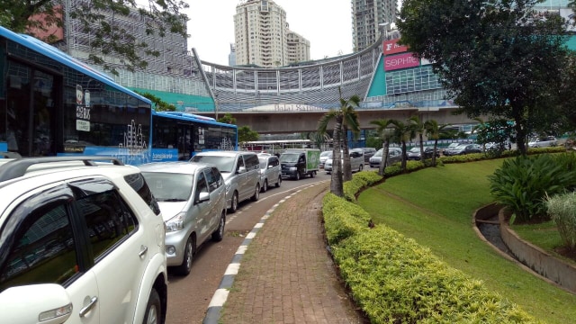 Macet panjang di Jalan Sudirman (Foto: Anggi Dwiky/kumparan)