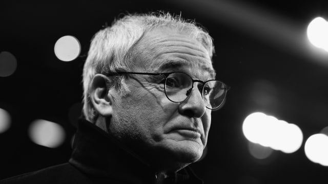 Ranieri dipecat oleh Leicester City. (Foto: Laurence Griffiths/Getty Images)