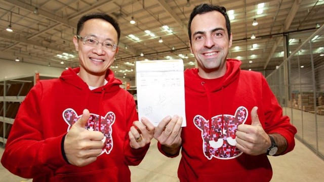 Presiden Xiaomi, Bin Lin, bersama Hugo Barra (Foto: Dok. Facebook Hugo Barra)