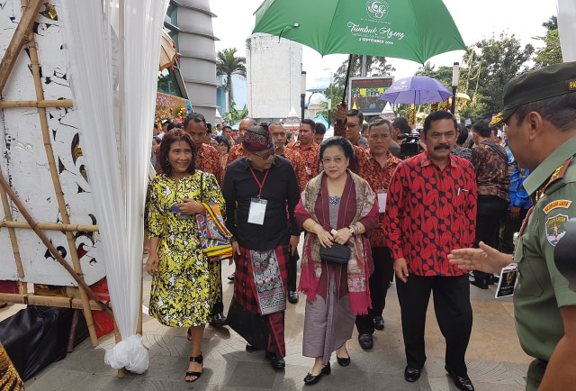 Susi dan Megawati hadiri Pagelaran Tripikala. Foto: Yudhistira Amran Saleh/kumparan