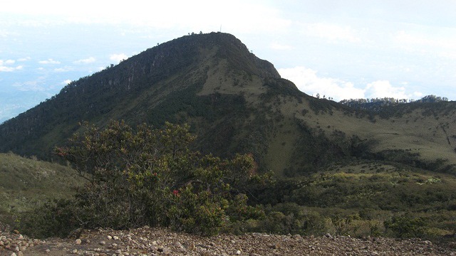 Gunung Lawu (Foto: Triunt/Wikimedia Commons)