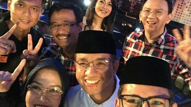 Paslon cagub DKI selfie bersama. (Foto: Instagram/sandiuno)