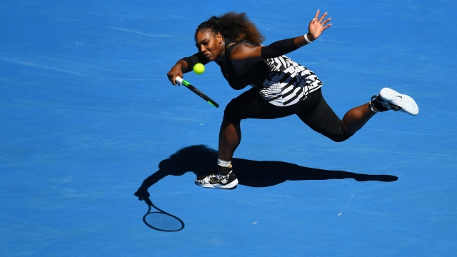 Serena melaju kencang ke semifinal. (Foto: Quinn Rooney/Getty Images)