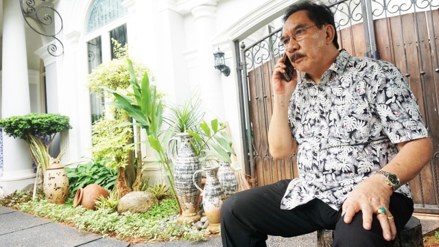 Antasari Azhar di kediamannya di BSD. (Foto: Aditia Noviansyah/kumparan)