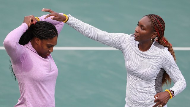 Serena vs Venus di final Australia Terbuka 2017. (Foto: Christian Patersen/Getty Images)