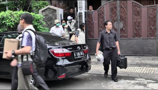 KPK menggeledah rumah Patrialis Akbar (Foto: Istimewa)