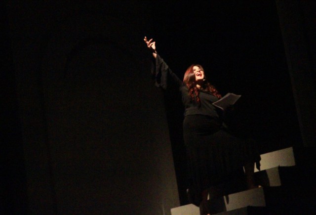 Cornelia Agatha dalam Teater Kosong. (Foto: Dok. Munady)