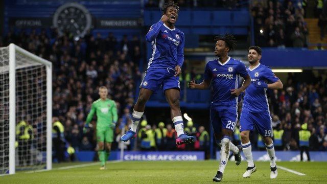 Para pemain Chelsea merayakan gol. (Foto: Reuters)