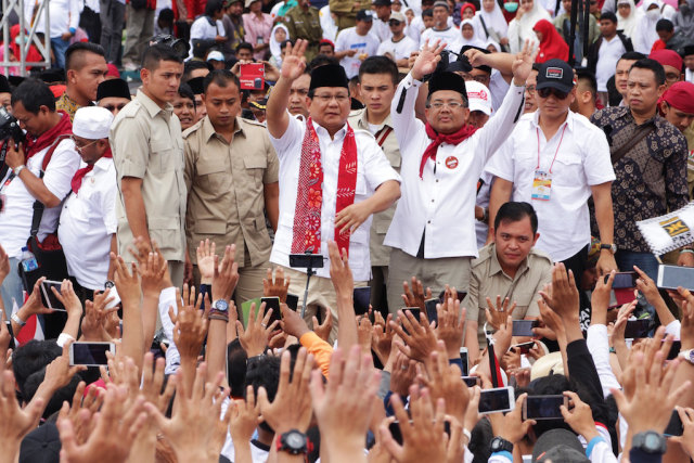 Prabowo dan anggota partai pengusung Anies (Foto: Fanny Kusumawardhani/kumparan)