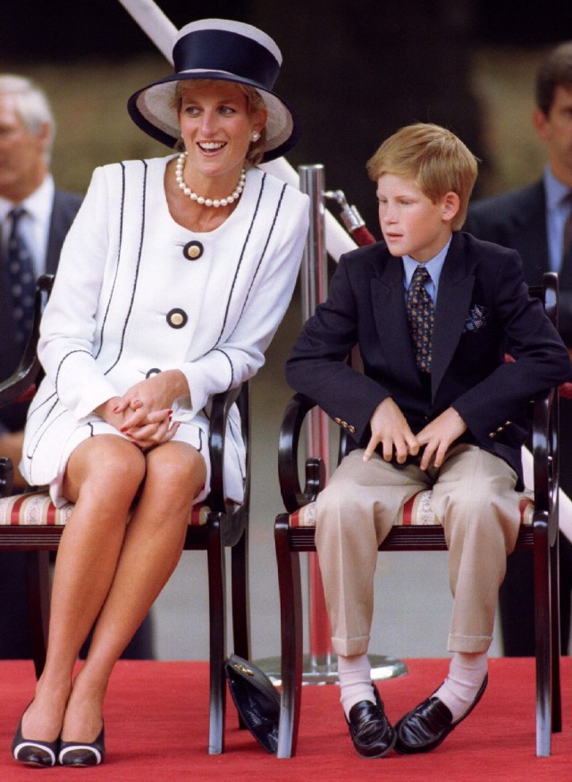 Putri Diana dan Pangeran Harry. (Foto: Reuters)