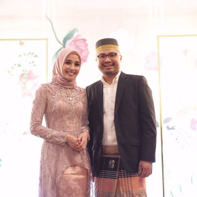 Laudya Cynthia Bella dilamar sang kekasih. (Foto: Dok. dyna dhanny wedding organizer)