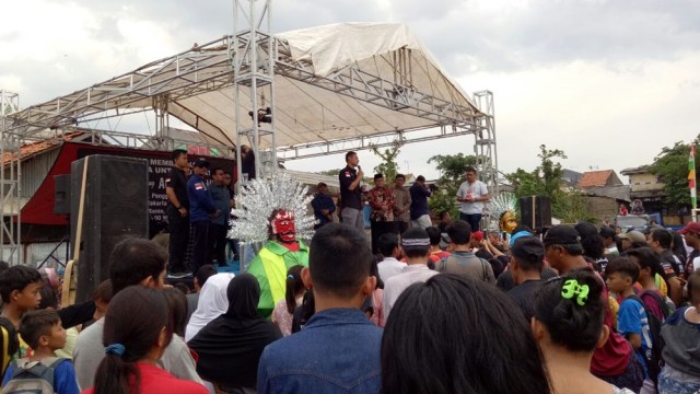 Agus Yudhoyono gerilya di Penggilingan, Cakung. (Foto: Amanaturosyidah/kumparan)