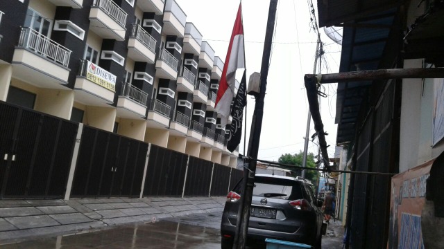 Bendera ISIS di Jakarta Utara, Januari 2017. (Foto: Dok. Polres Jakarta Utara)