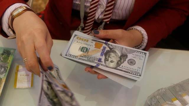 Ilustrasi dolar Foto: Kham/Reuters