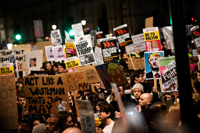 Demonstrasi anti-Trump (Foto: Reuters/Dylan Martinez)