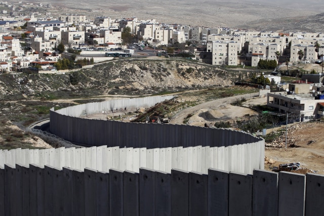 Pagar pembatas di Israel (Foto: Reuters/Baz Ratner)