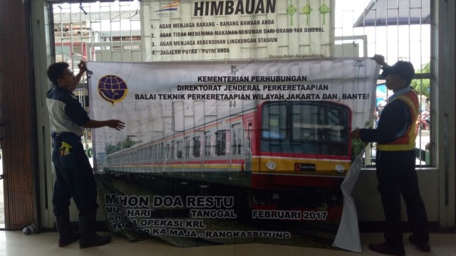 KRL Siap Melintas di Ragkasbitung. (Foto: Novan Nurul Alam/kumparan)