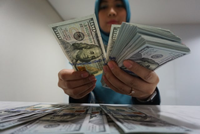 Lembaran uang Dolar. (Foto: Aditia Noviansyah/kumparan)