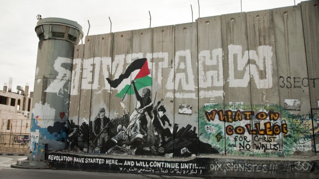 Sudut tembok Tepi Barat dari sisi Palestina. (Foto: Garry Walsh/ Wikimedia Commons)
