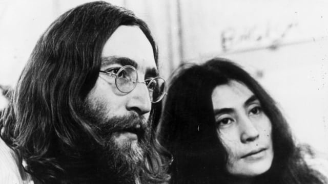 John Lennon dan Yoko Ono, Keystone Features Foto: Getty Images