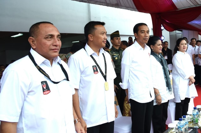 Presiden Jokowi bersama Menpora dan Ketum PSSI (Foto: Istana Kepresidenan)