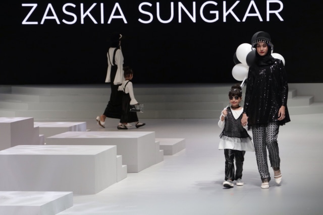 Zaskia Sungkar IFW 2017. (Foto: Fanny Kusumawardhani/kumparan)