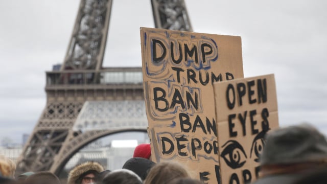 Demonstrasi Muslim Ban di Paris (Foto: REUTERS/Mal Langsdon)