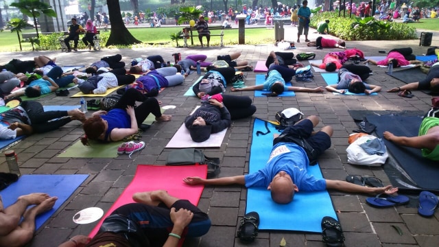 Latihan bersama Komunitas Yoga Gembira (Foto: Social Yoga Club/Facebook)