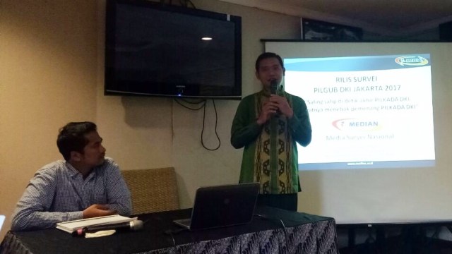 Paparan survei Median di Jalan Cikini Raya. (Foto: Amanaturosyidah Ochi/kumparan)