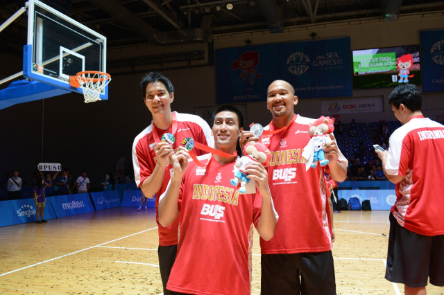 Rogun, Dodo dan Arki saat Sea Games. (Foto: Dok: Satria Muda Pertamina Jakarta)