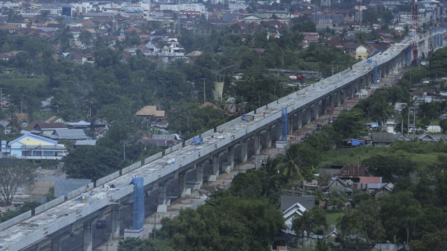 Proyek pembangunan LRT di Palembang (Foto: Nova Wahyudi/Antara)