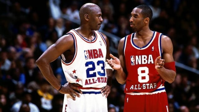 Jordan dan Kobe Bryant (Foto:  Andrew D. Bernstein/Getty Images)