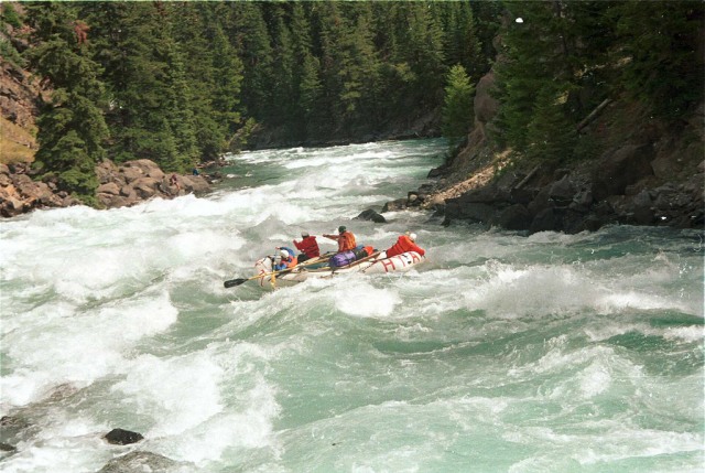 10 Jeram Paling Berbahaya di Dunia (1)